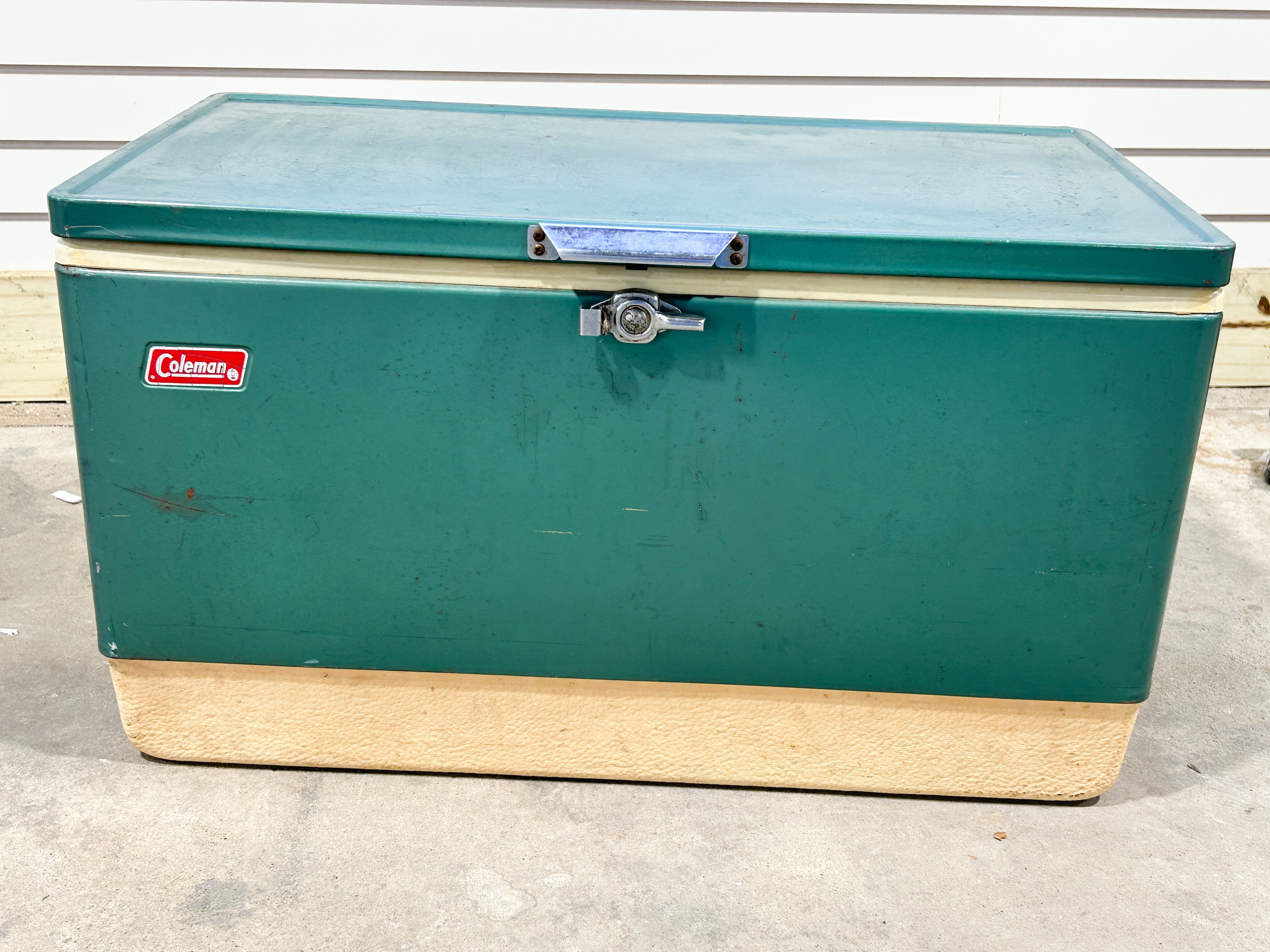 COLEMAN GREEN METAL SNOW-LITE COOLER