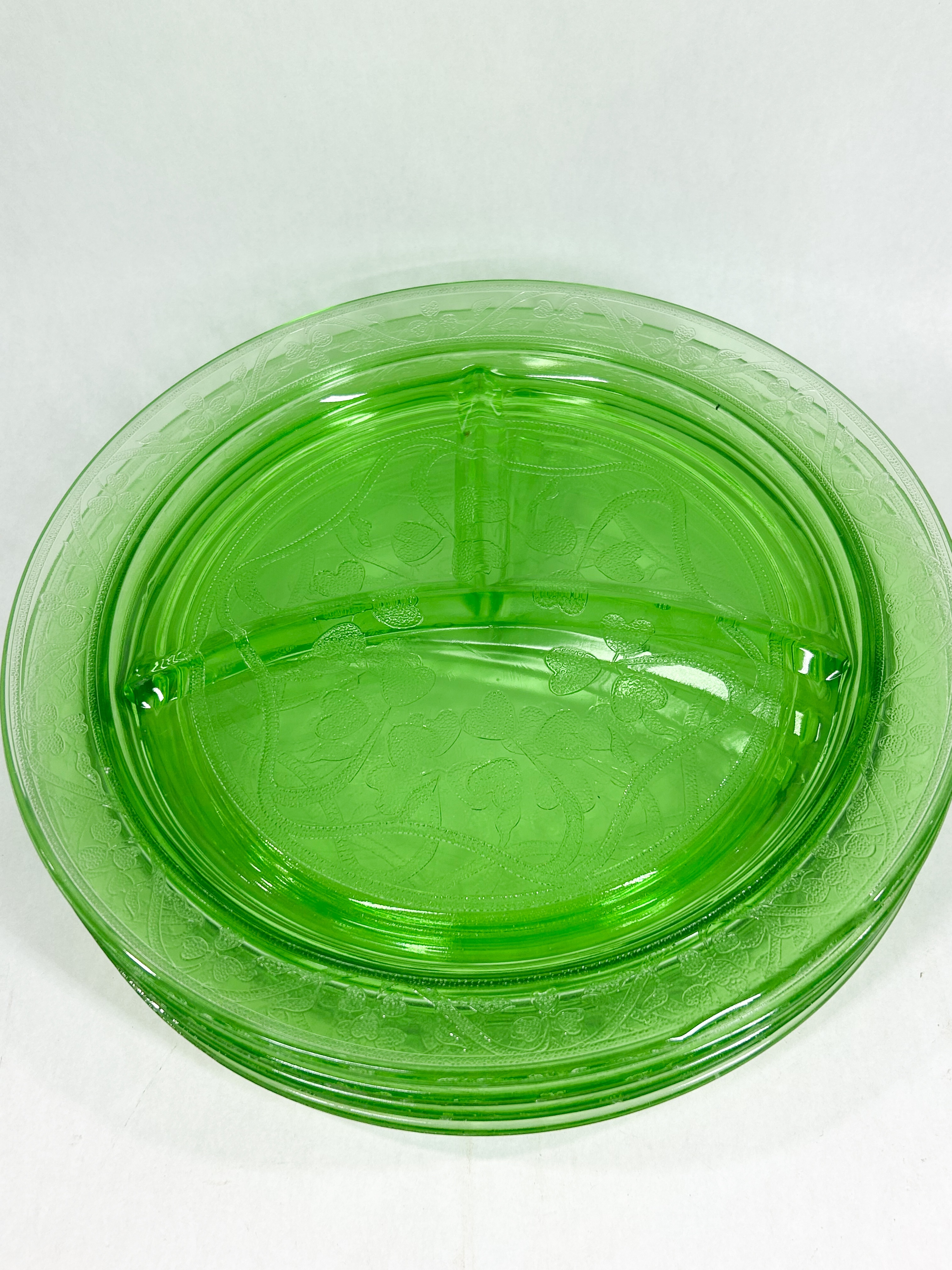 SET OF GREEN URANIUM GLASS GRILL PLATES