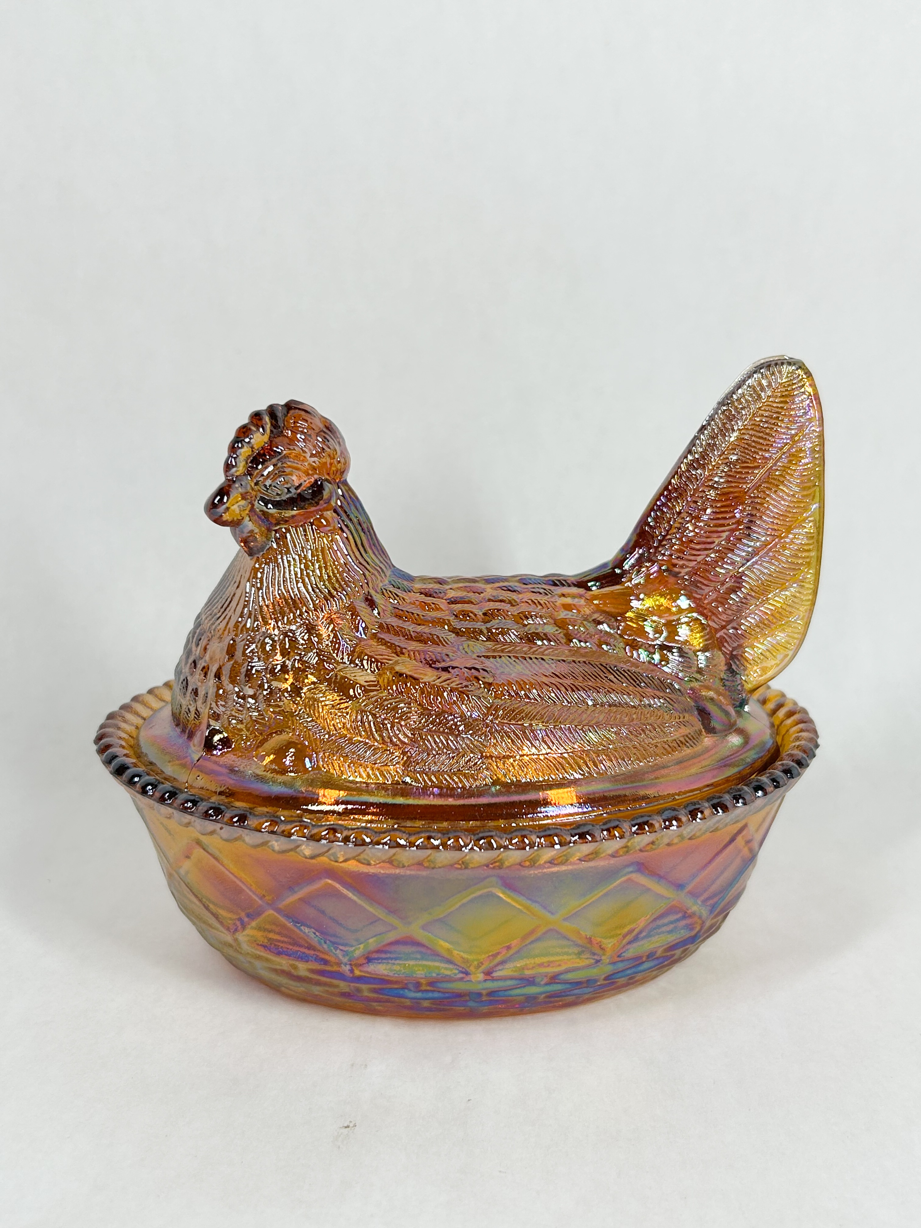 MOSSER x ROSSO MARIGOLD CARNIVAL GLASS HEN ON NEST