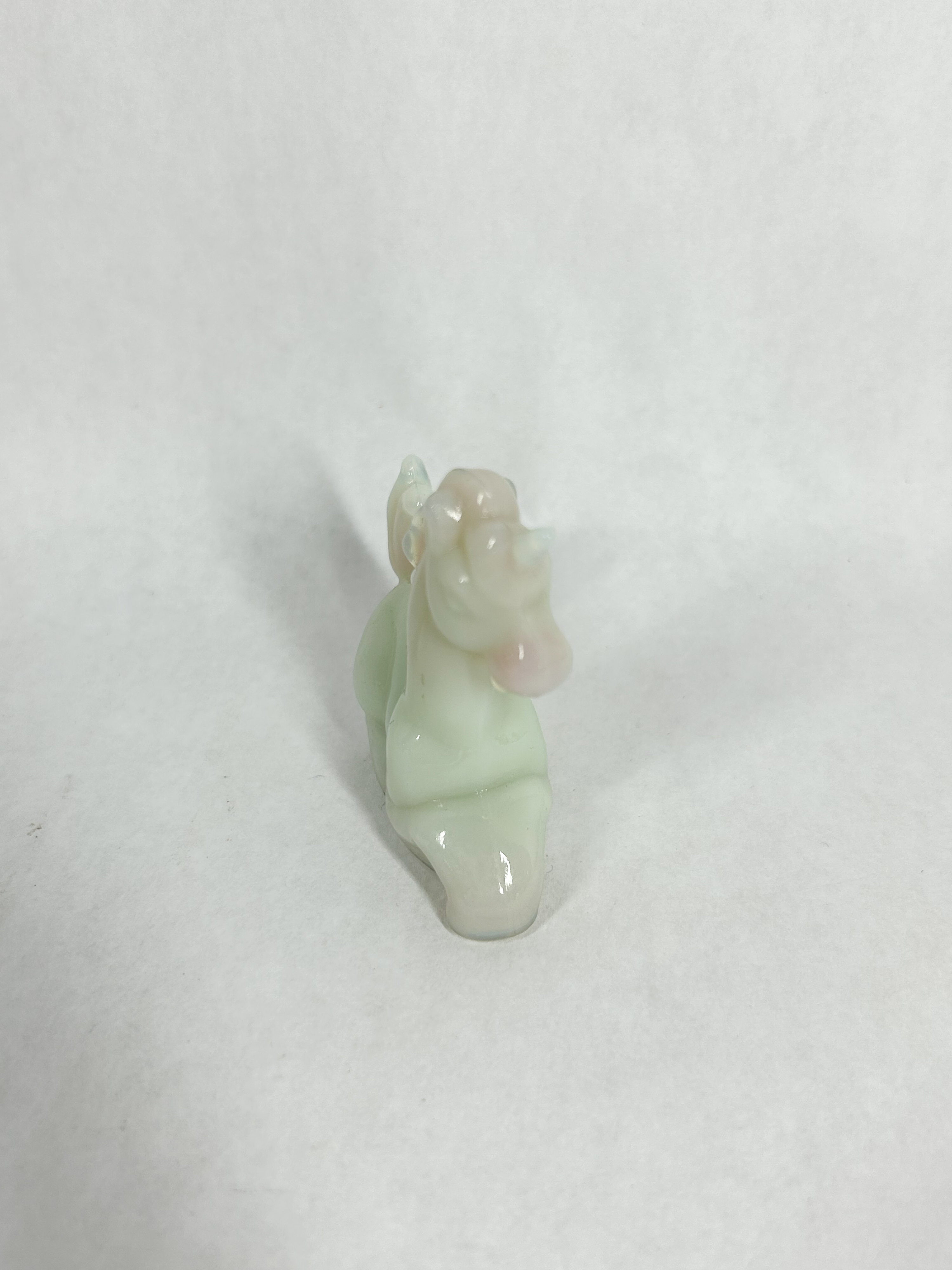 BOYD OPALESCENT WHITE UNICORN