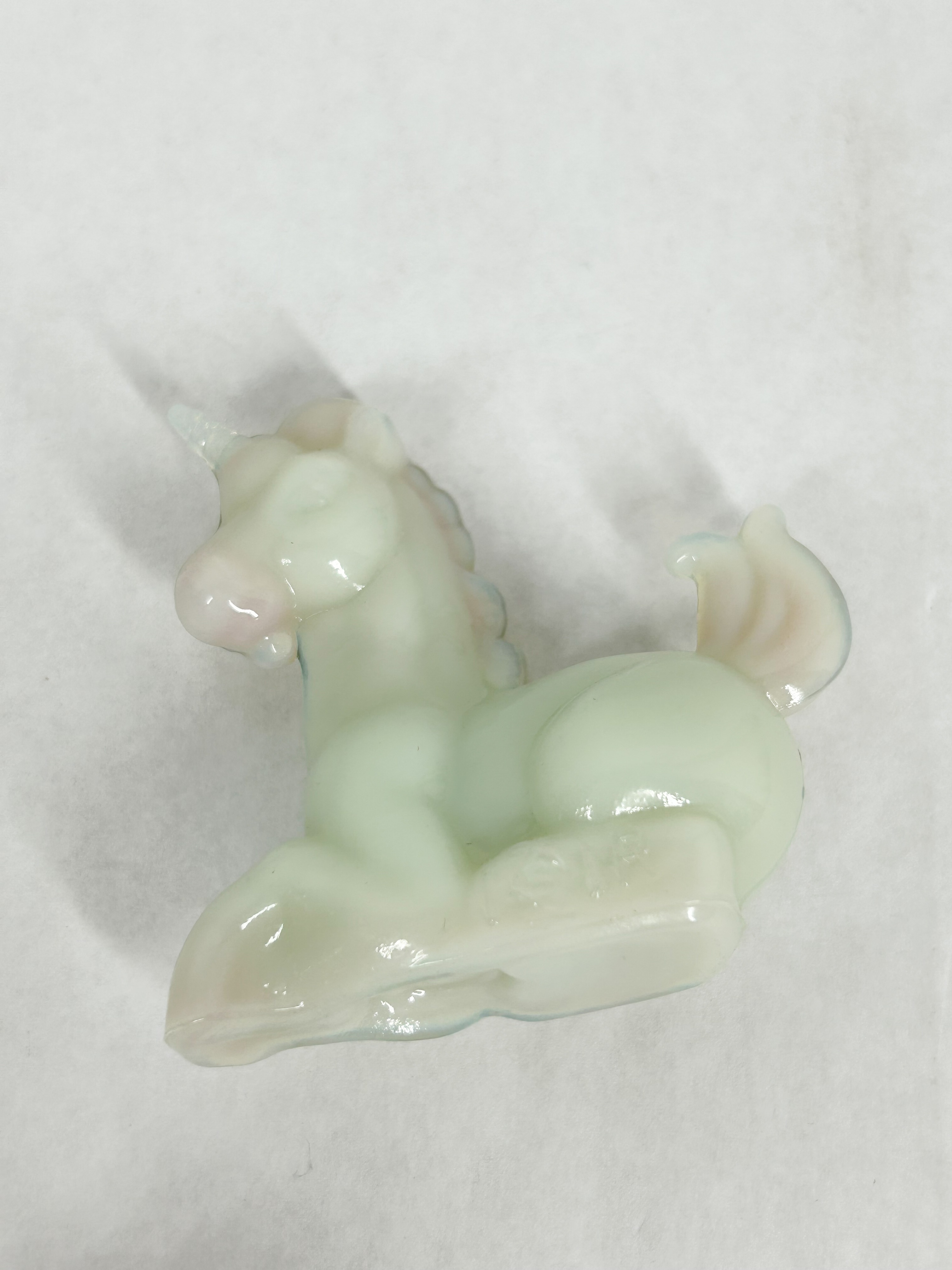 BOYD OPALESCENT WHITE UNICORN