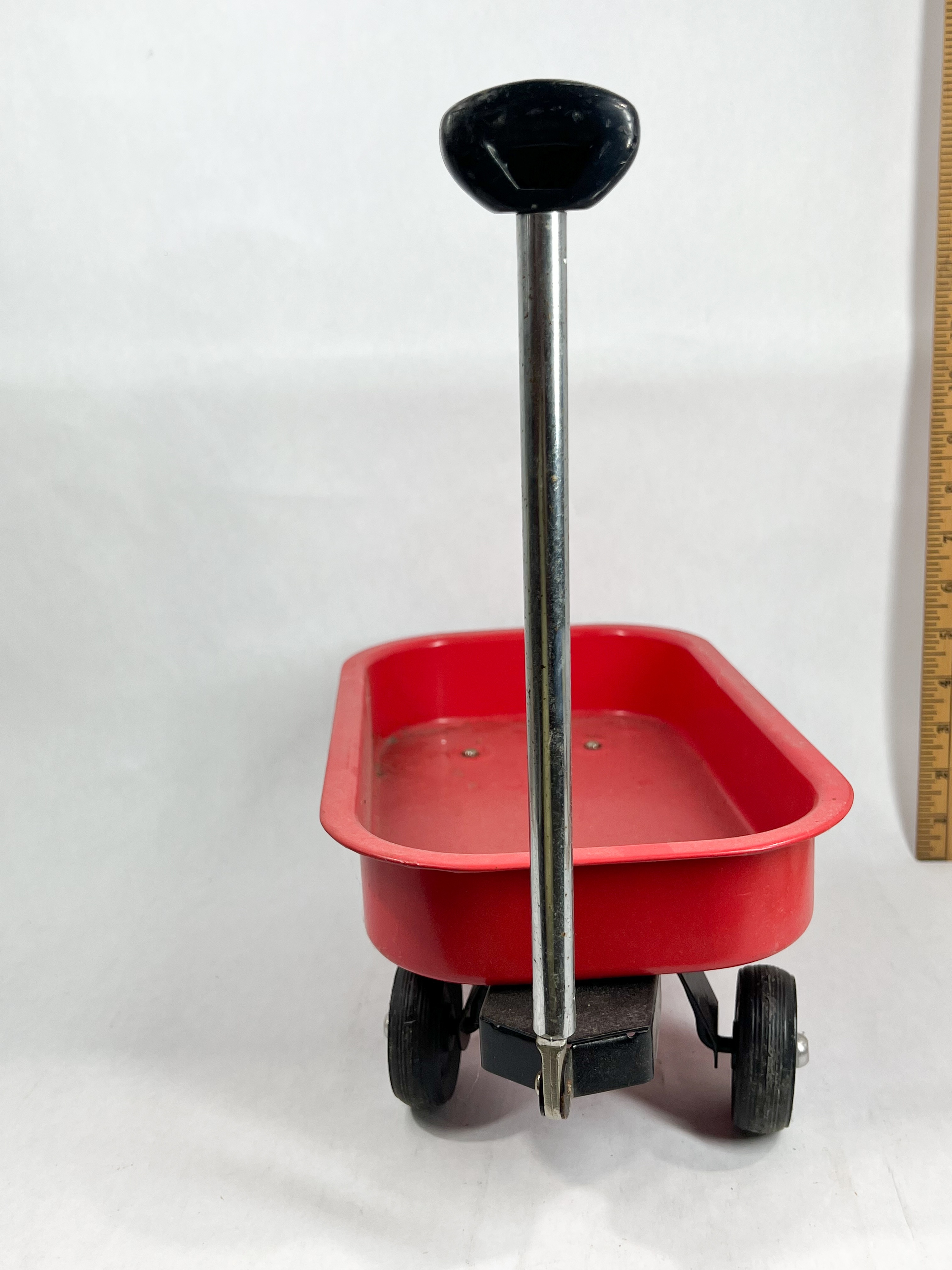 LITTLE RED RACER METAL PULL WAGON