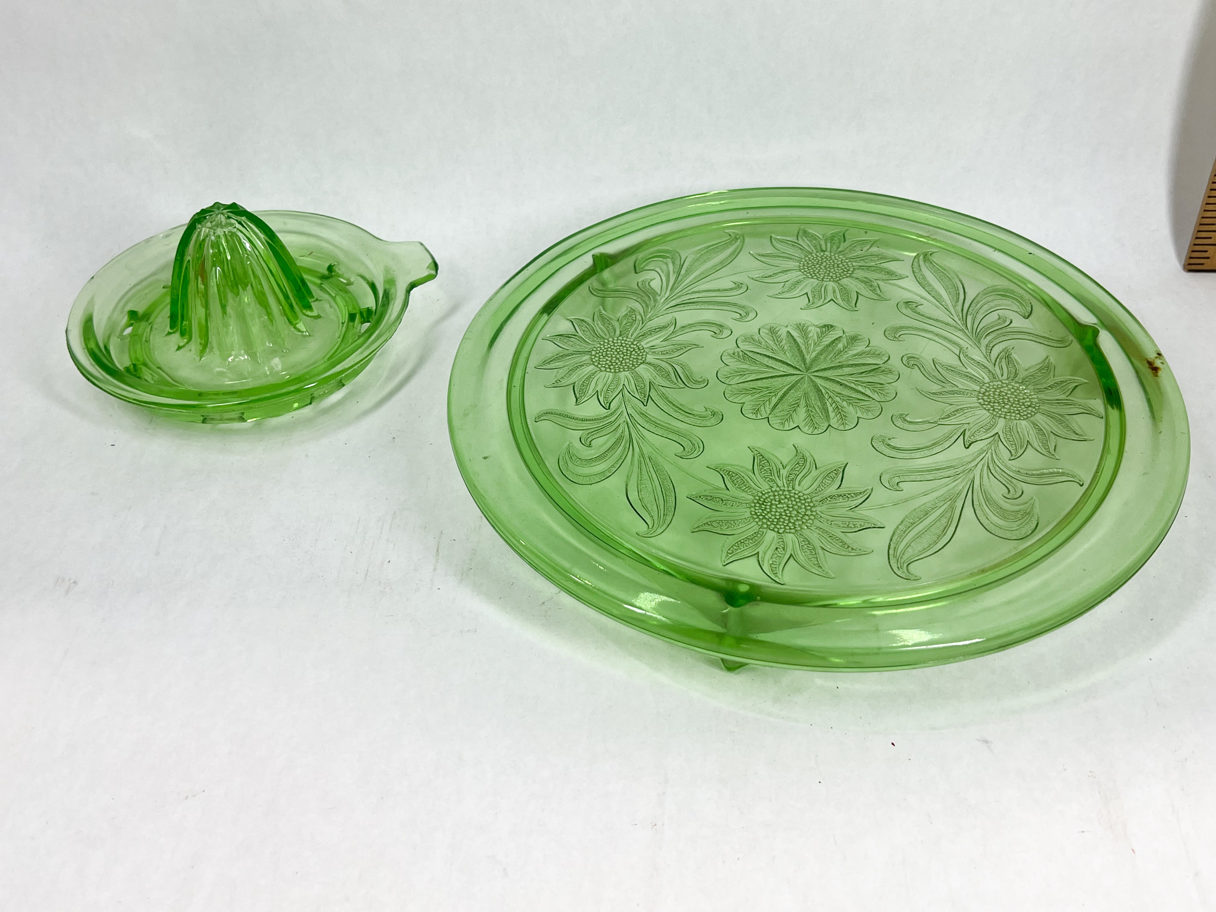 JEANNETTE SUNFLOWER GREEN URANIUM GLASS SET