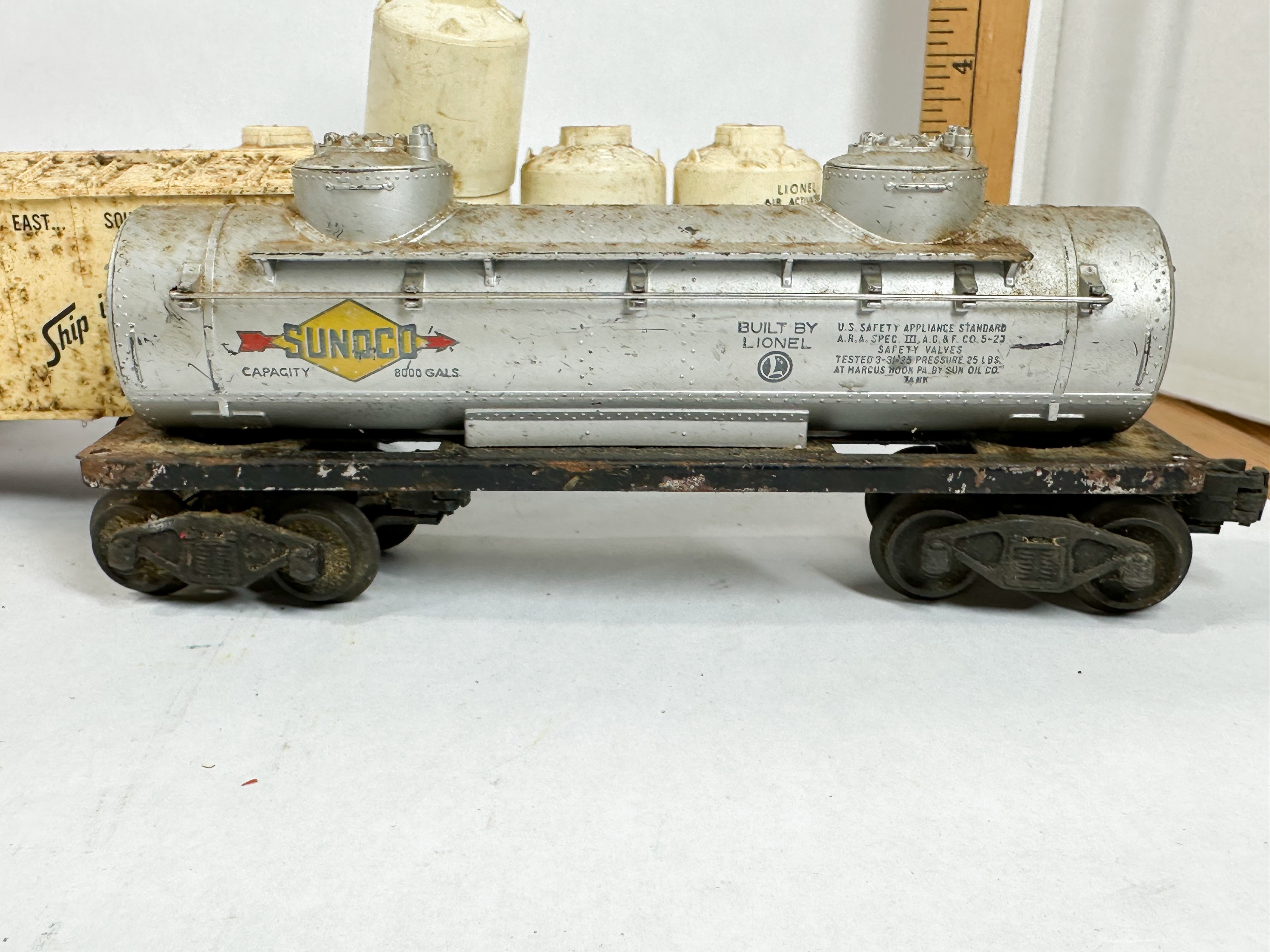 LIONEL POSTWAR FREIGHT TRAIN COLLECTION