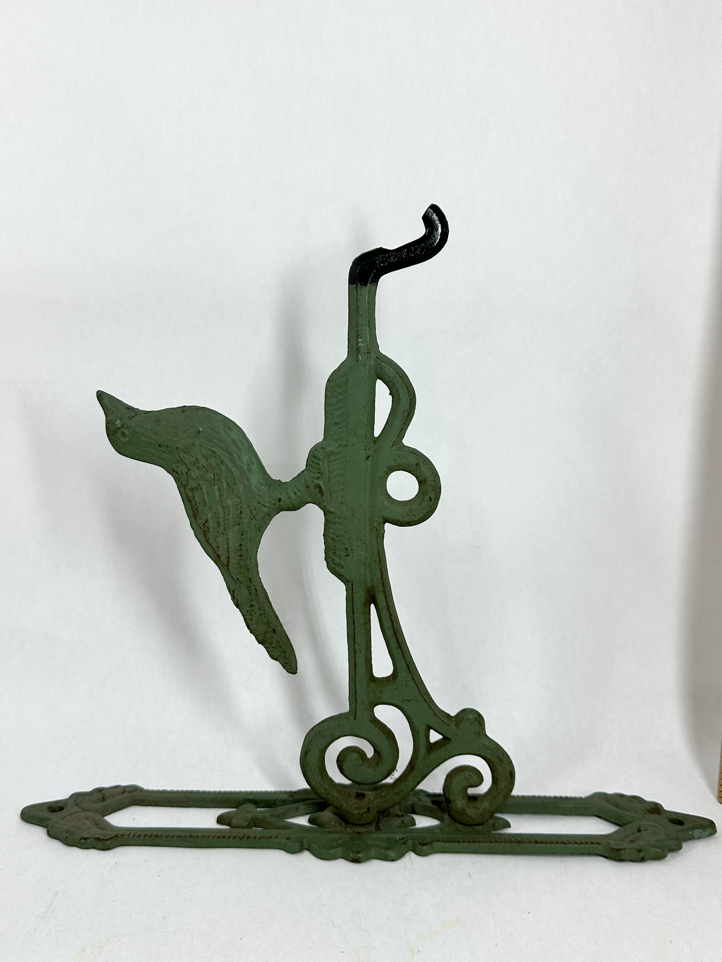 CAST IRON BIRD WALL BRACKET