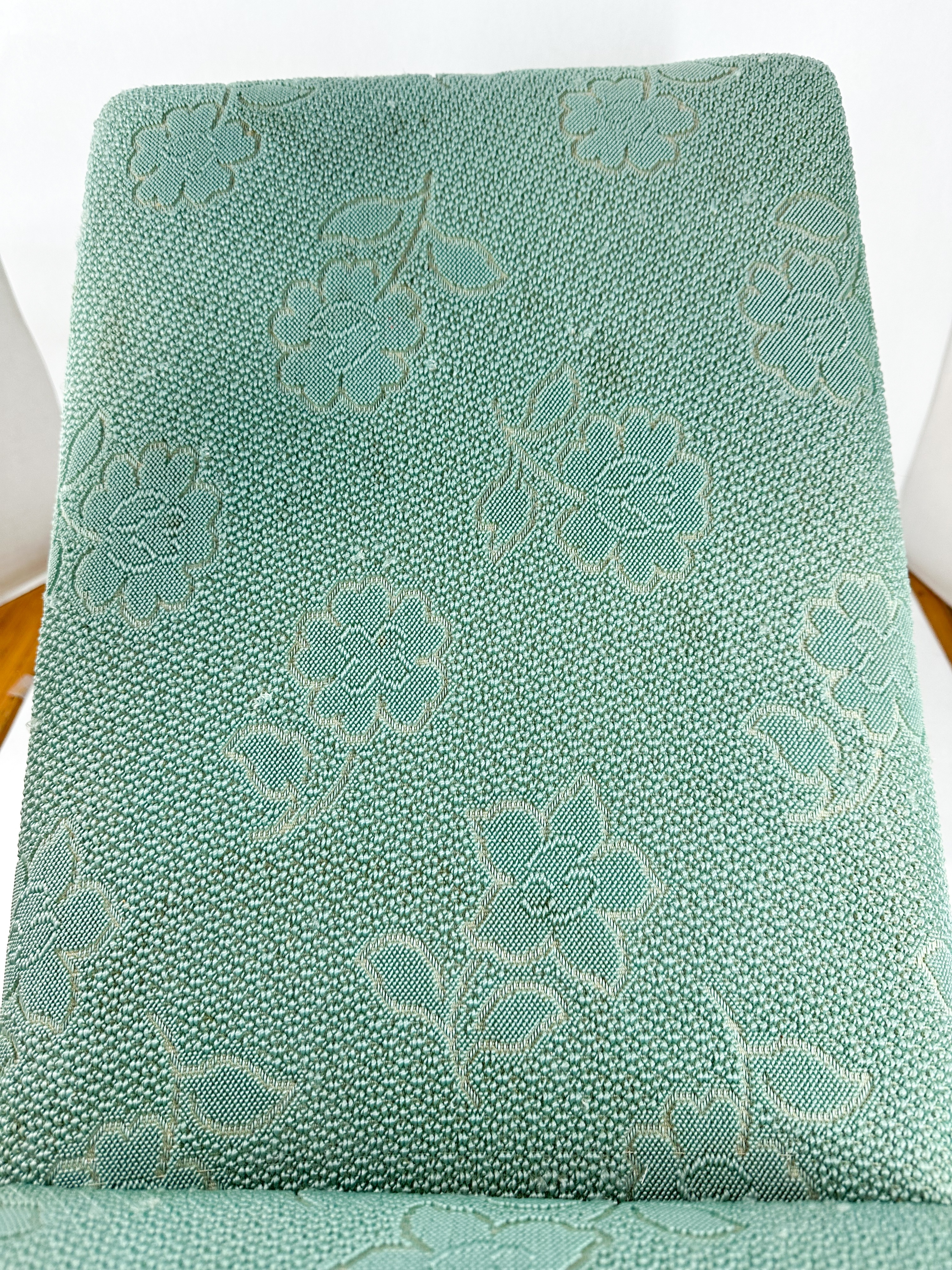 VINTAGE UPHOLSTERED SLOPING VANITY BENCH