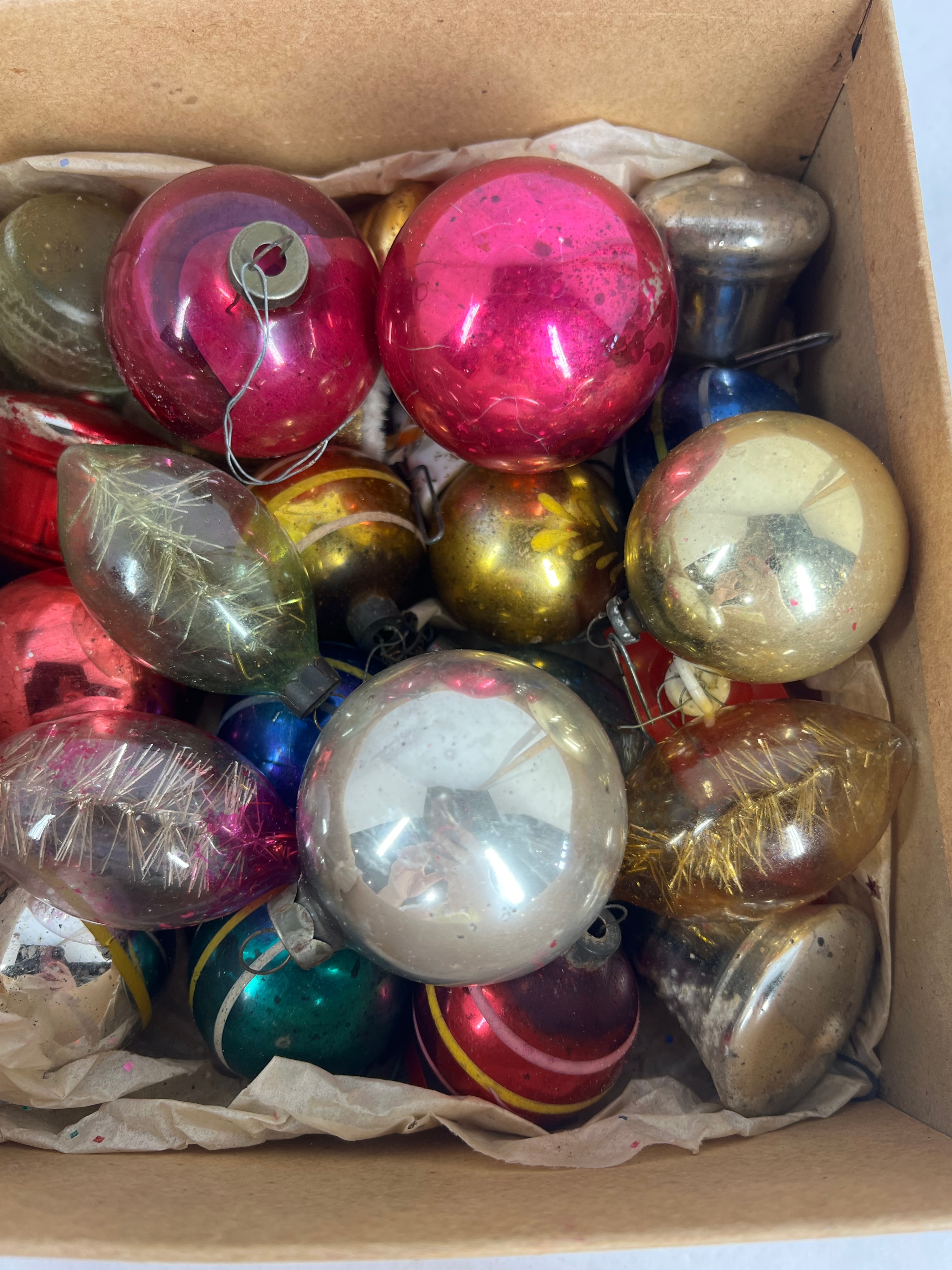ASSORTED VINTAGE GLASS HOLIDAY ORNAMENTS