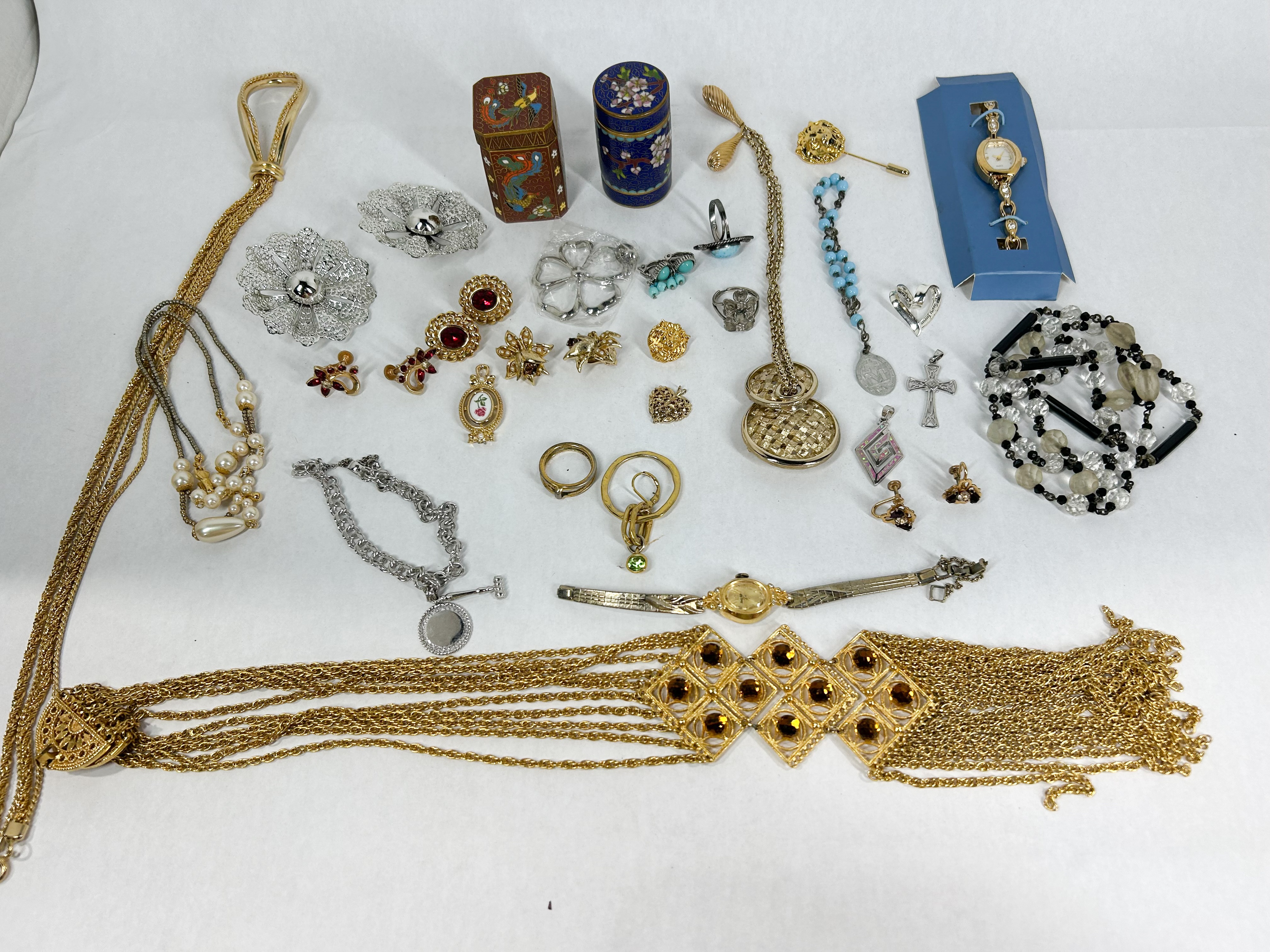 COLLECTION OF VINTAGE COSTUME JEWELRY