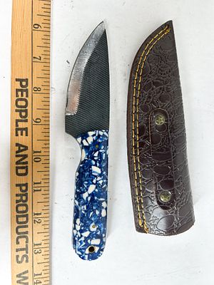 DAMASCUS HANDCRAFTED FILE STEEL HUNTING KNIFE. Custom fixed blade knife handcrafted from a 
