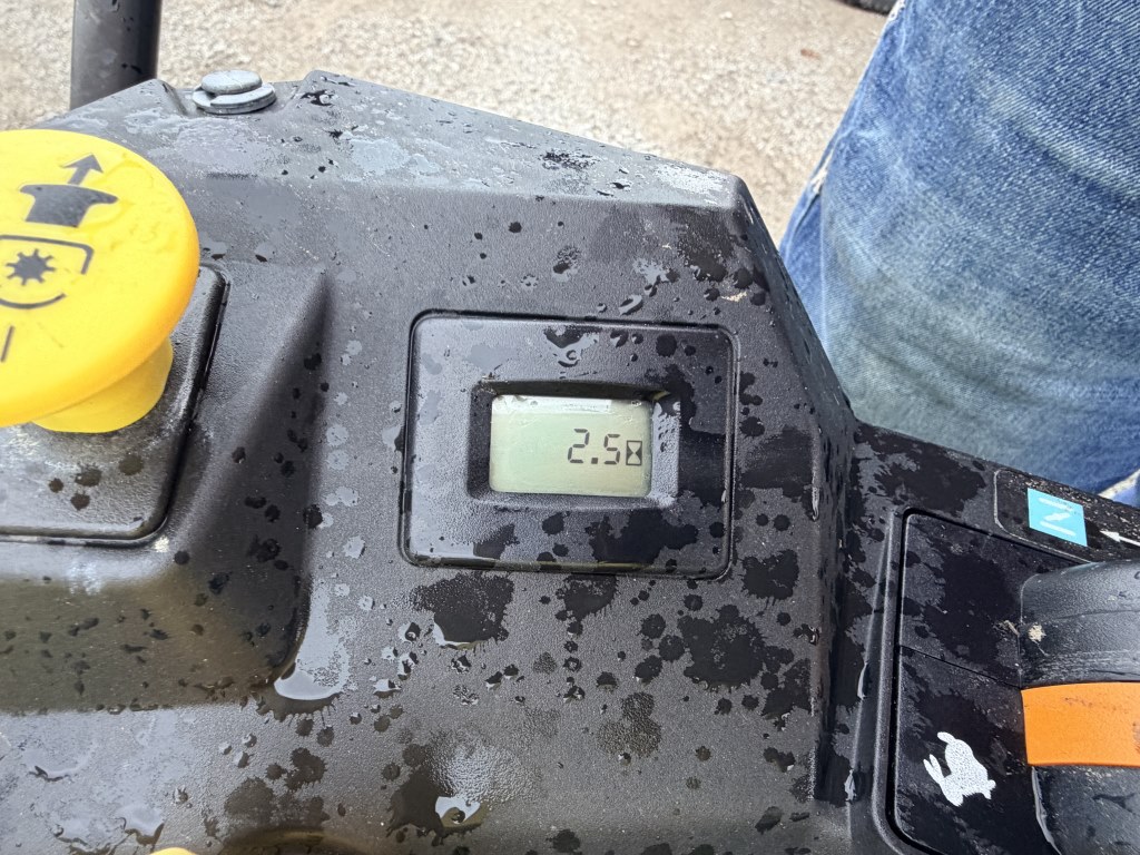 JOHN DEERE ZERO TURN