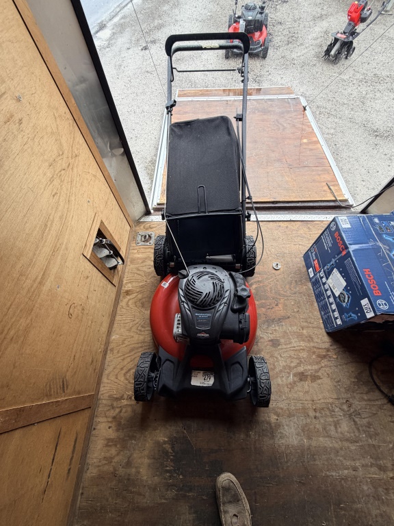 TORO 140CC PUSH MOWER SELF PROPELLED & BAGGER