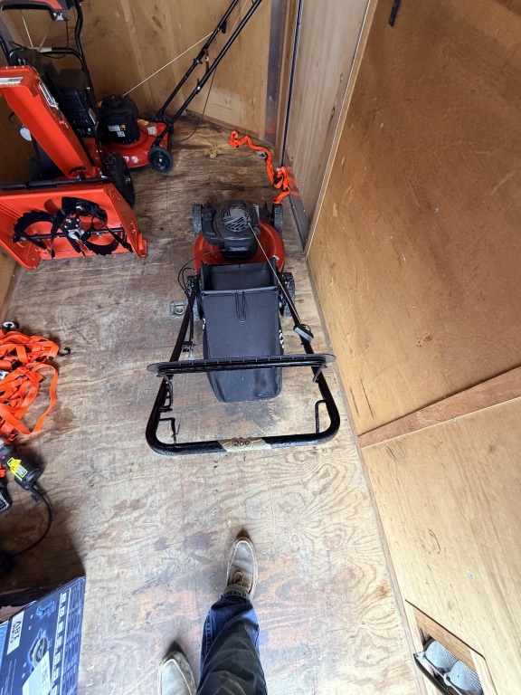 TORO 140CC PUSH MOWER SELF PROPELLED & BAGGER