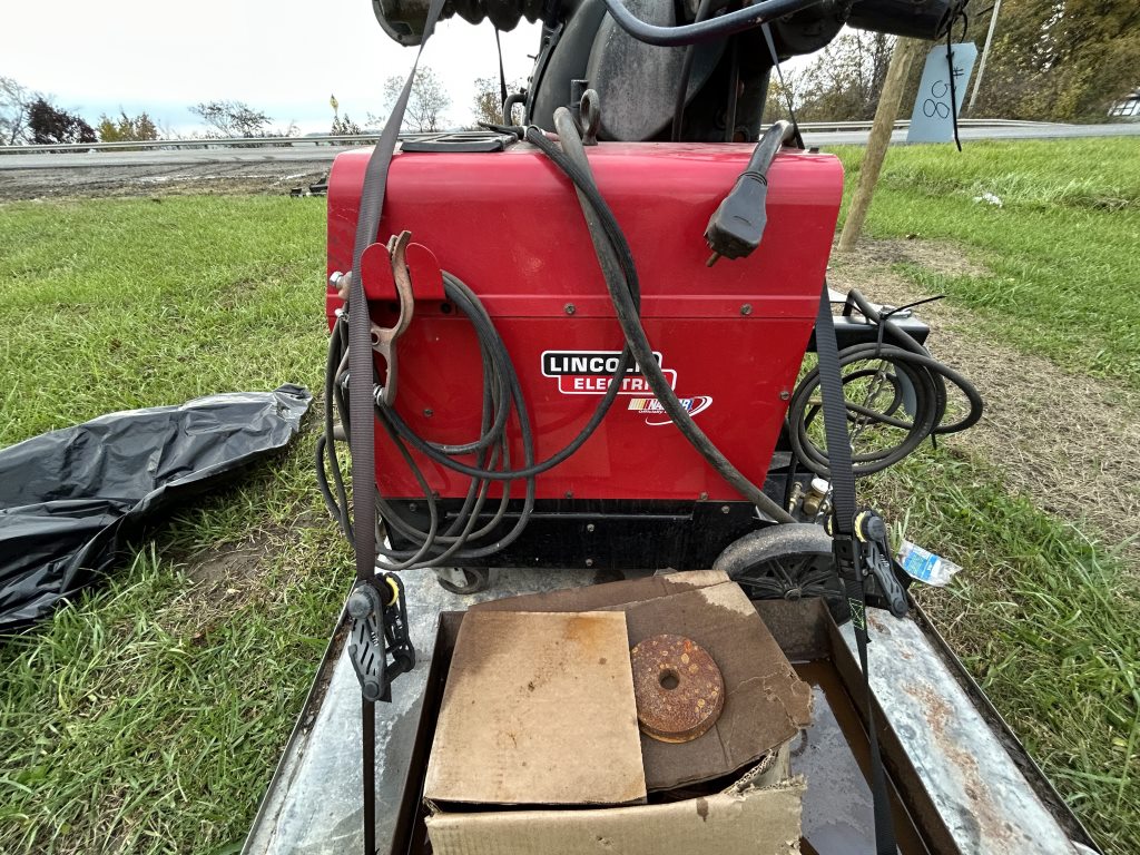 LINCOLN PRECISION TIG 185 WELDER