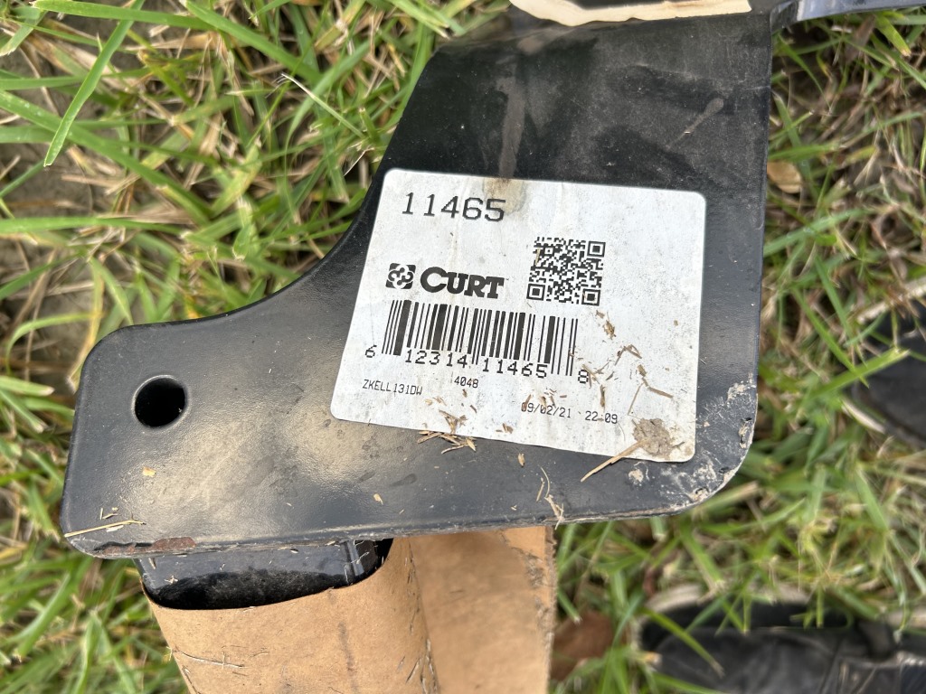 CURT TRAILER HITCH RECEIVER