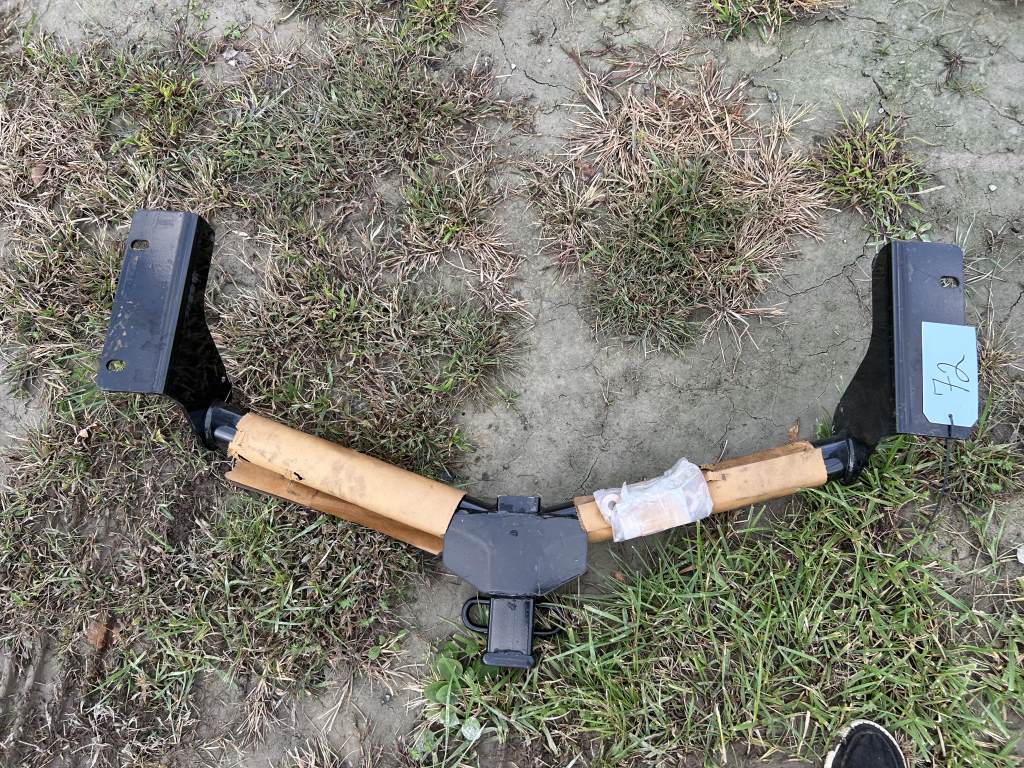 CURT TRAILER HITCH RECEIVER