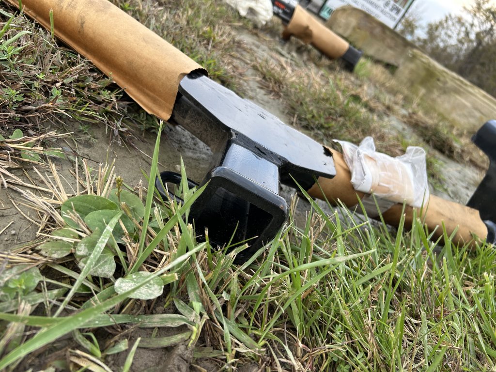CURT TRAILER HITCH RECEIVER