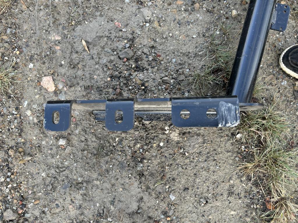 TRAILER HITCH RECEIVER
