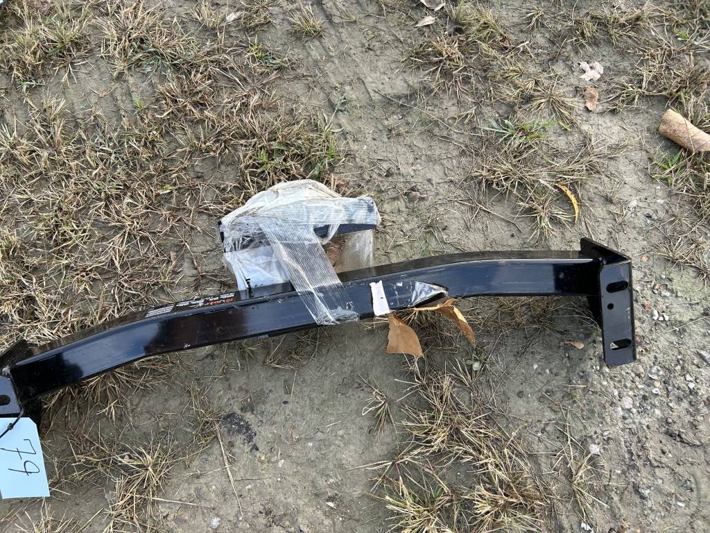 CURT TRAILER HITCH RECEIVER
