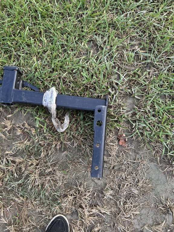 TRAILER HITCH RECEIVER