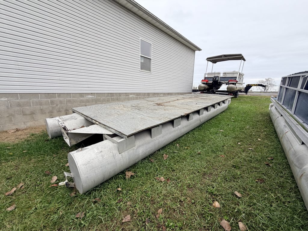 PONTOON FLAT BOAT