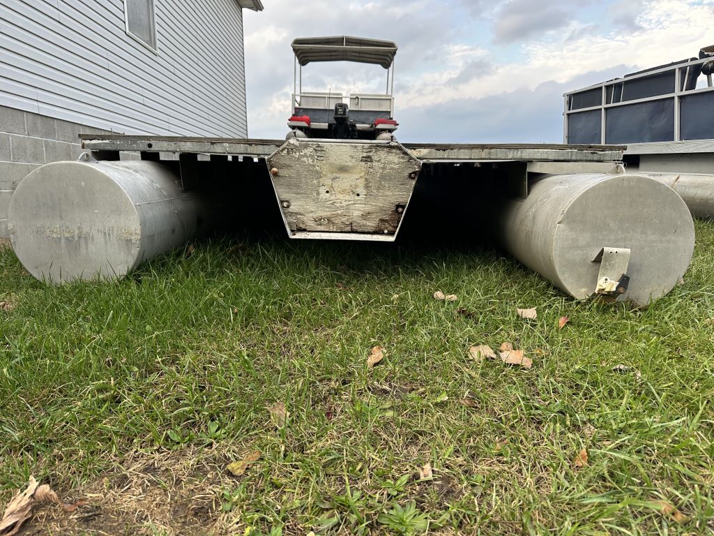 PONTOON FLAT BOAT