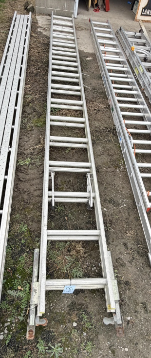 24' WERNER ALUMINUM EXTENDED LADDER