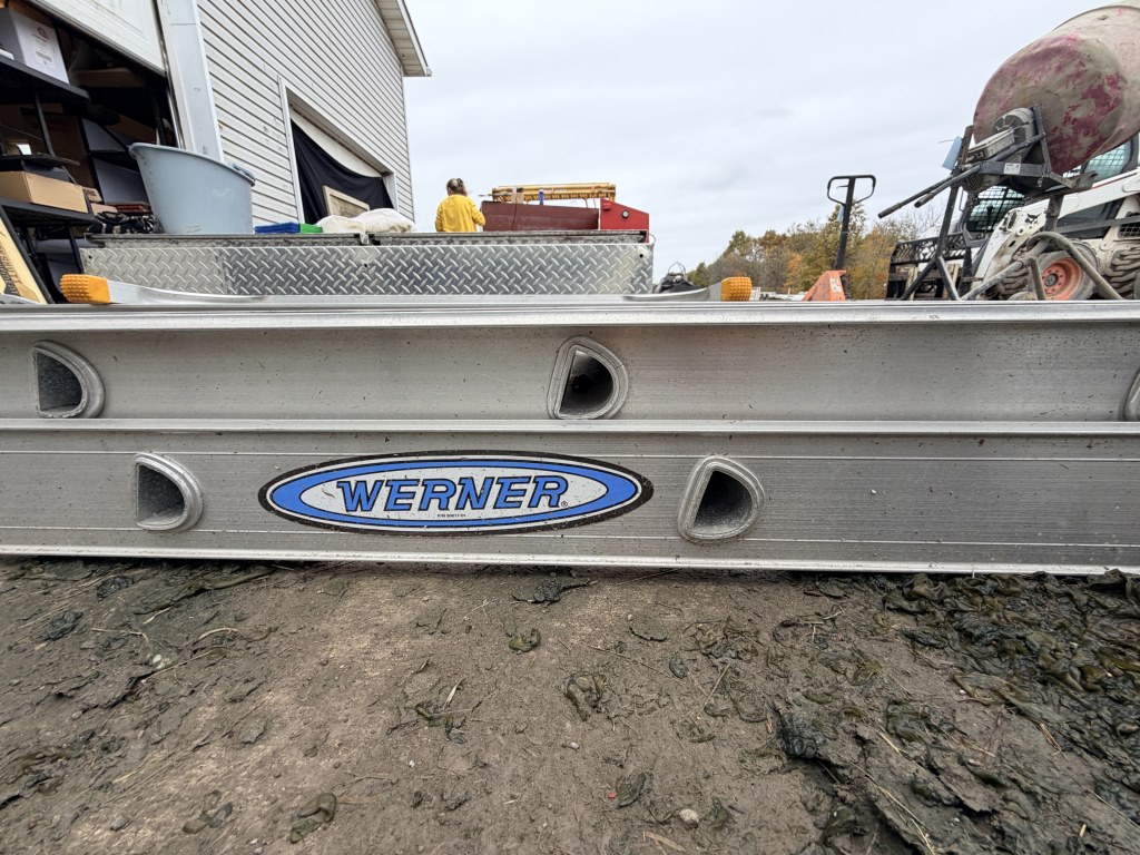 20' WERNER ALUMINUM EXTENDED LADDER
