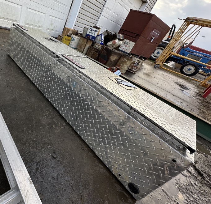 WEATHER GUARD TOOL BOX SIDE MOUNT