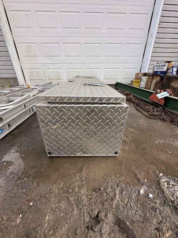 WEATHER GUARD TOOL BOX SIDE MOUNT
