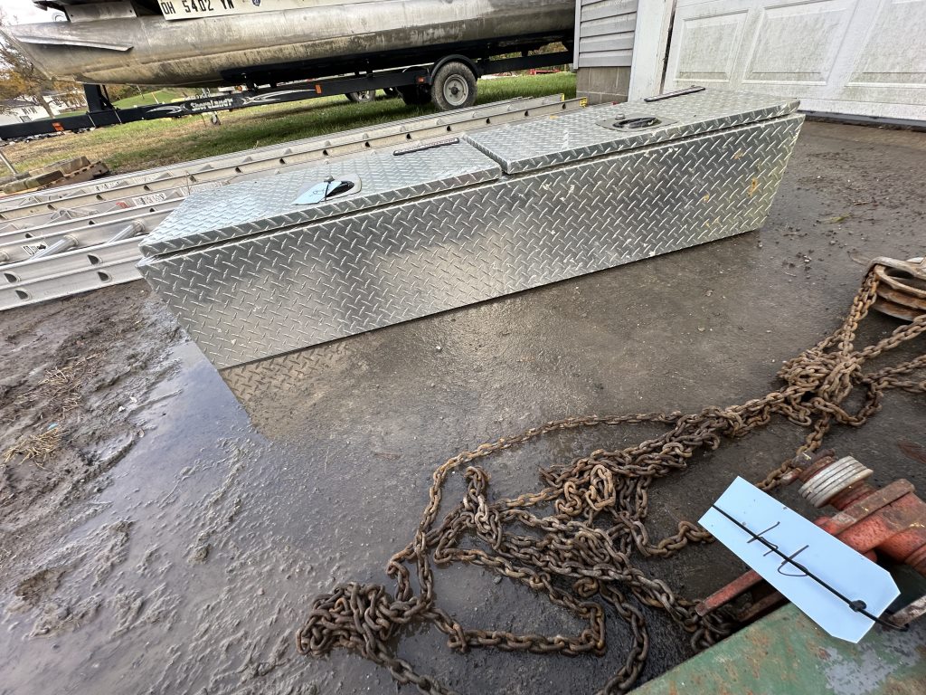 WEATHER GUARD TOOL BOX SIDE MOUNT