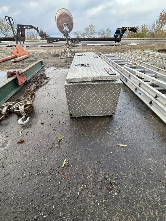 WEATHER GUARD TOOL BOX SIDE MOUNT