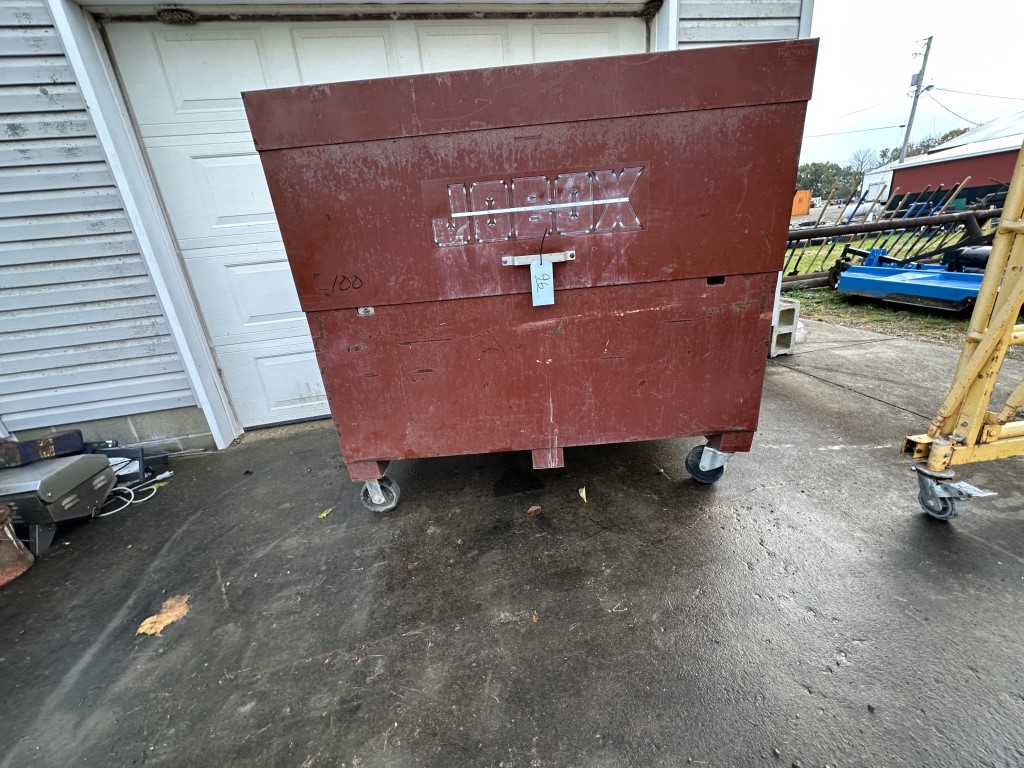 LARGE JOB BOX ON WHEELS