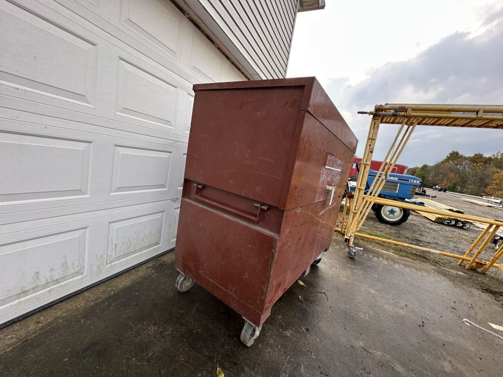 LARGE JOB BOX ON WHEELS