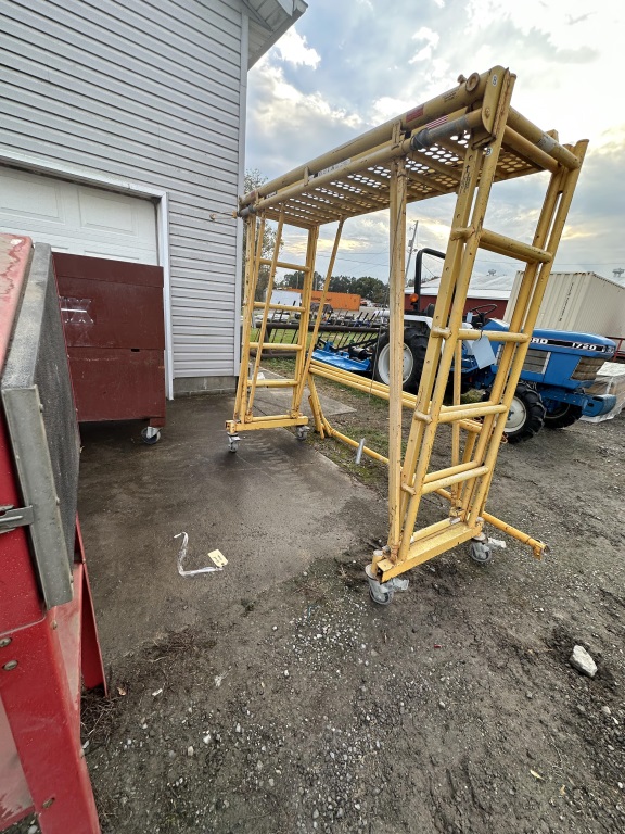 TELE-TOWER PORTABLE TELESCOPING SCAFFOLD