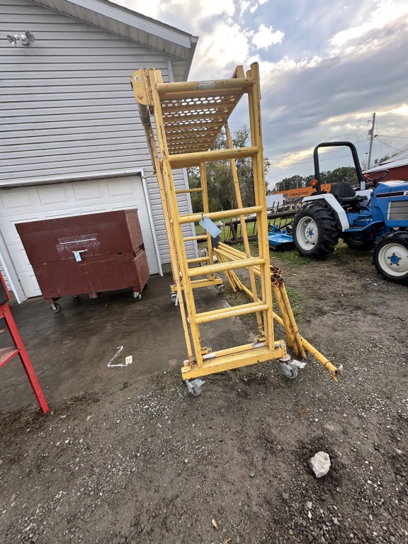 TELE-TOWER PORTABLE TELESCOPING SCAFFOLD