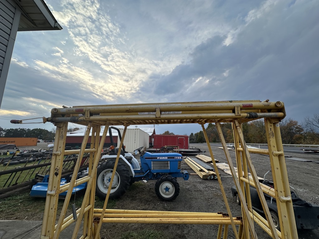 TELE-TOWER PORTABLE TELESCOPING SCAFFOLD