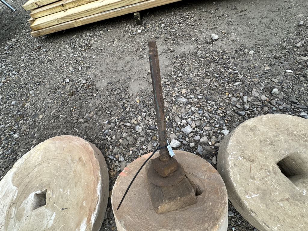 ANTIQUE MILLING STONE