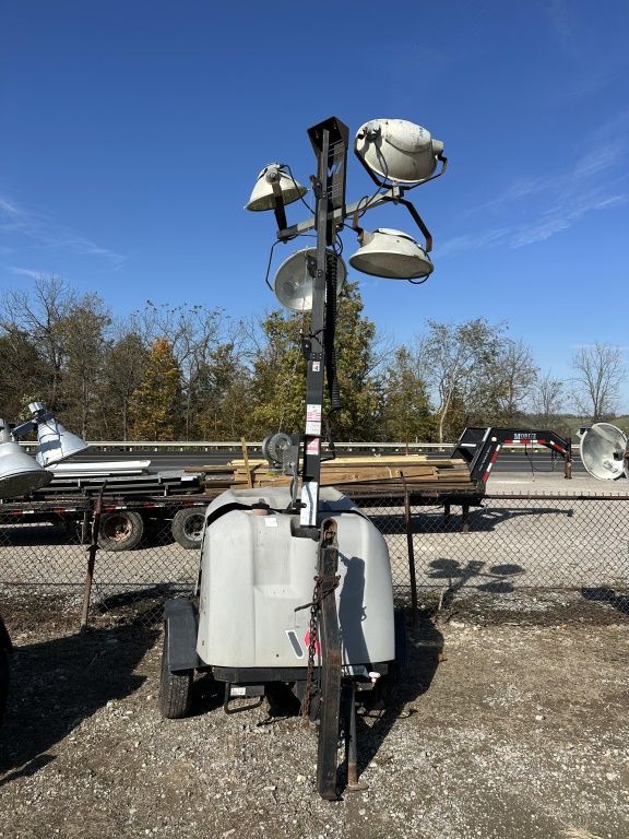Lot 60: WACKER NEUSON LIGHT PLANT