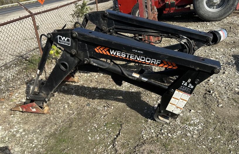 Lot 64: WESTERNDORF LOADER ATTACHMENT