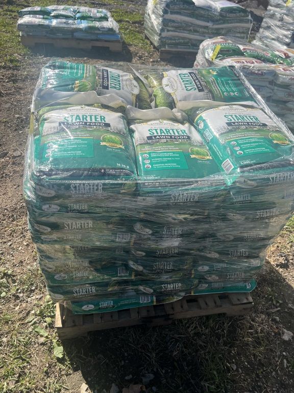 Lot 76: STARTER LAWN FOOD SKID