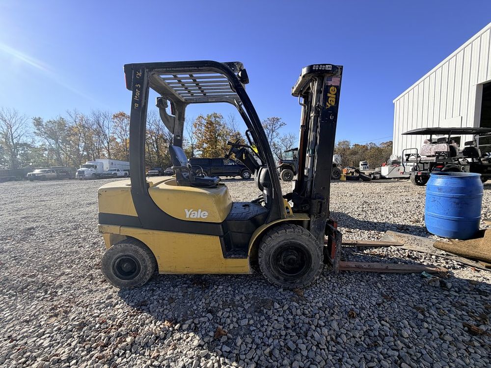 Lot 88: YALE 5,000LB FORK LIFT