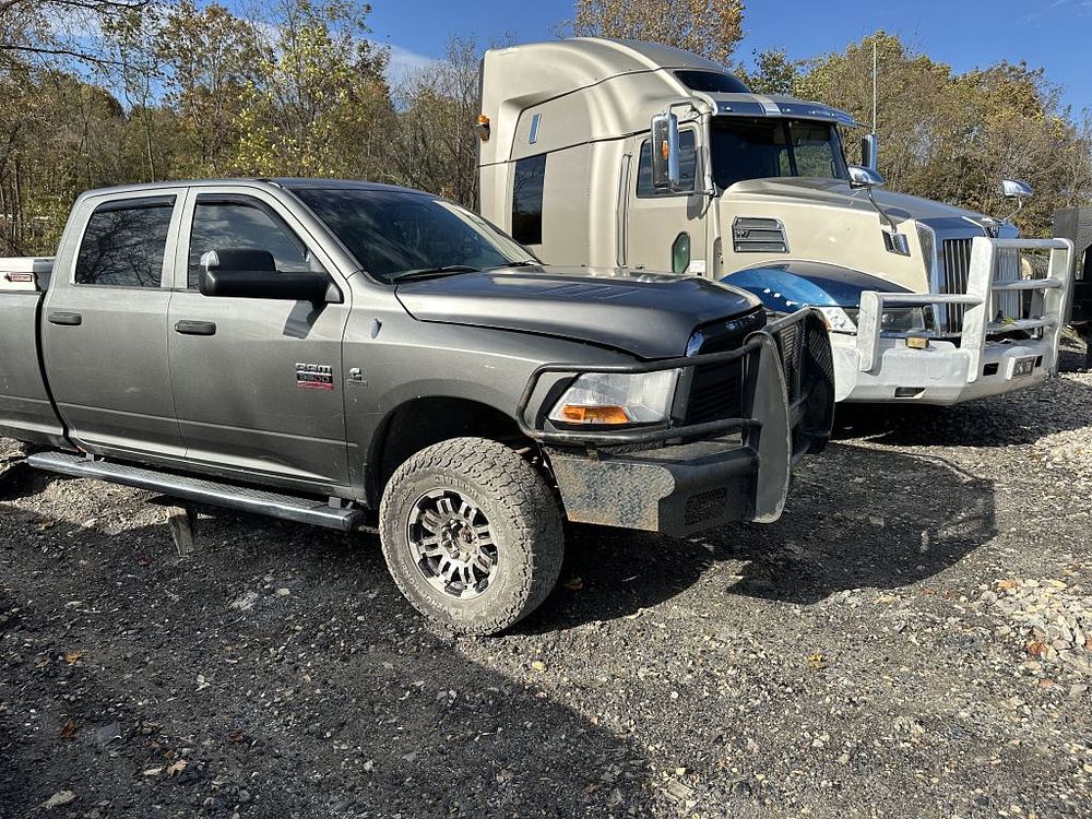 Lot 93: 2011 DODGE RAM 3500
