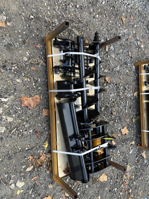 Lot 505: MINI HOE ATTACHMENT PACKAGE