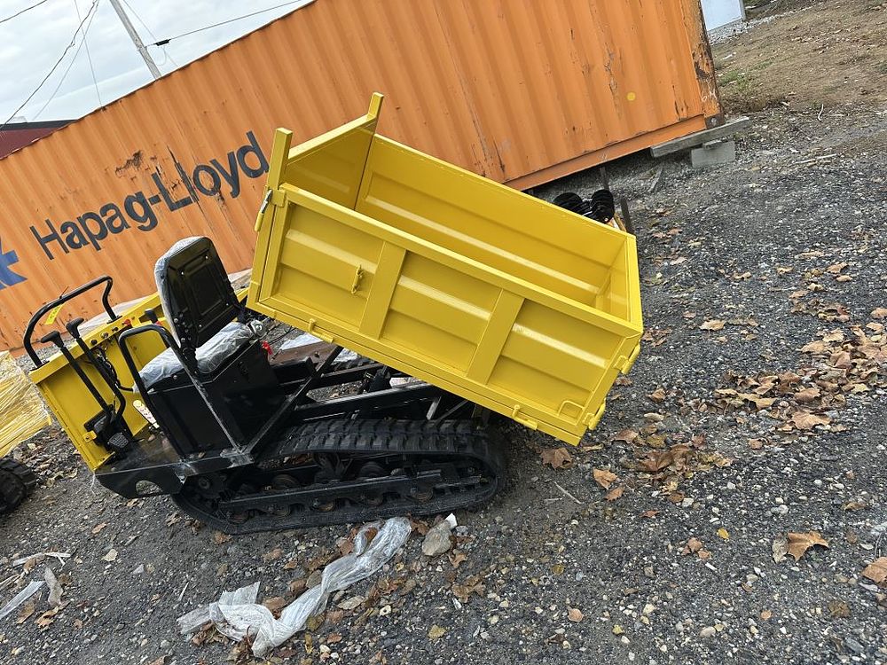 Lot 806: 2026 MINI CRAWLER DUMPER WITH SEAT