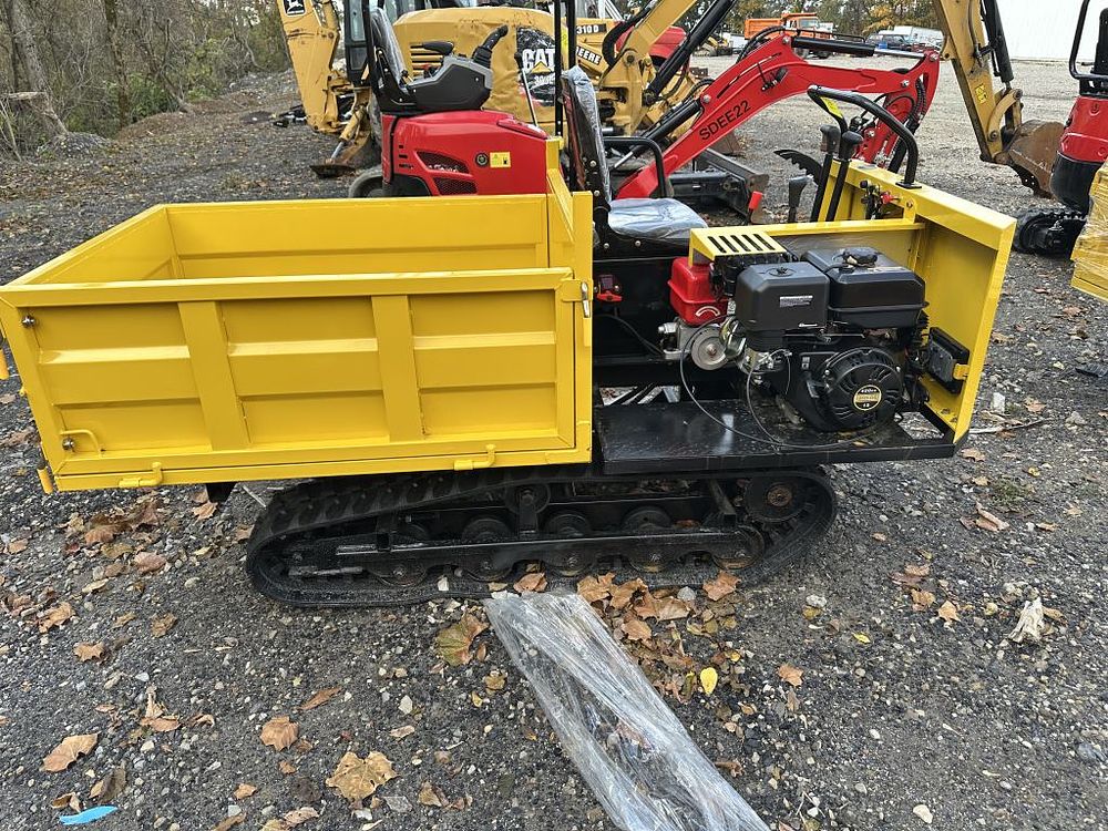 Lot 807: 202 MINI CRAWLER DUMPER WITH SEAT