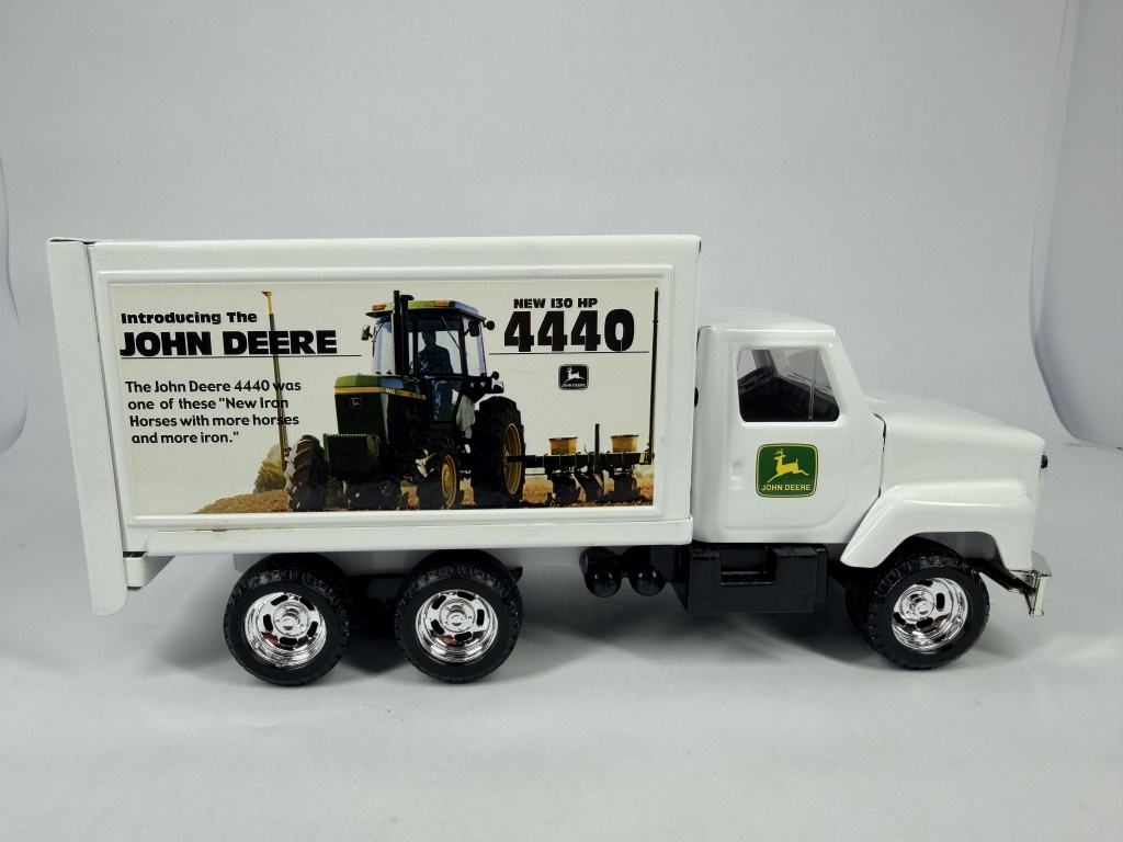 Structo John Deere Truck