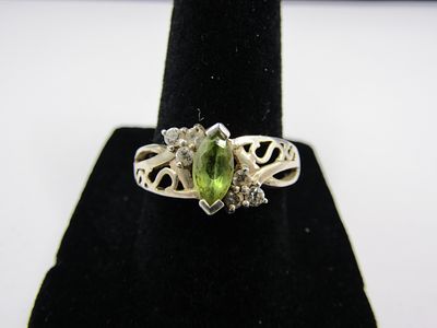 Size 7.5 Sterling Silver Peridot,CZ Ring Condition Yes, we will ship this item, we provide in 