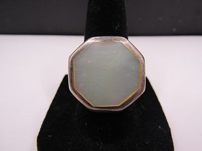 Sterling Silver Size 7 Mother of Pearl Ring Condition Yes, we will ship this item, we provide 