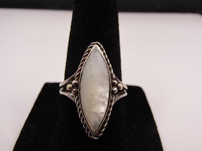 Sterling Silver Size 7.5 Vintage Mother of Pearl Ring Condition Yes, we will ship this item, we 