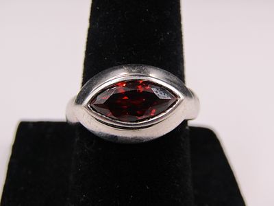 Sterling Silver Size 6 Ruby Like Ring Condition Yes, we will ship this item, we provide in 